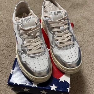 NWOT Autry Silver and White Sneakers
